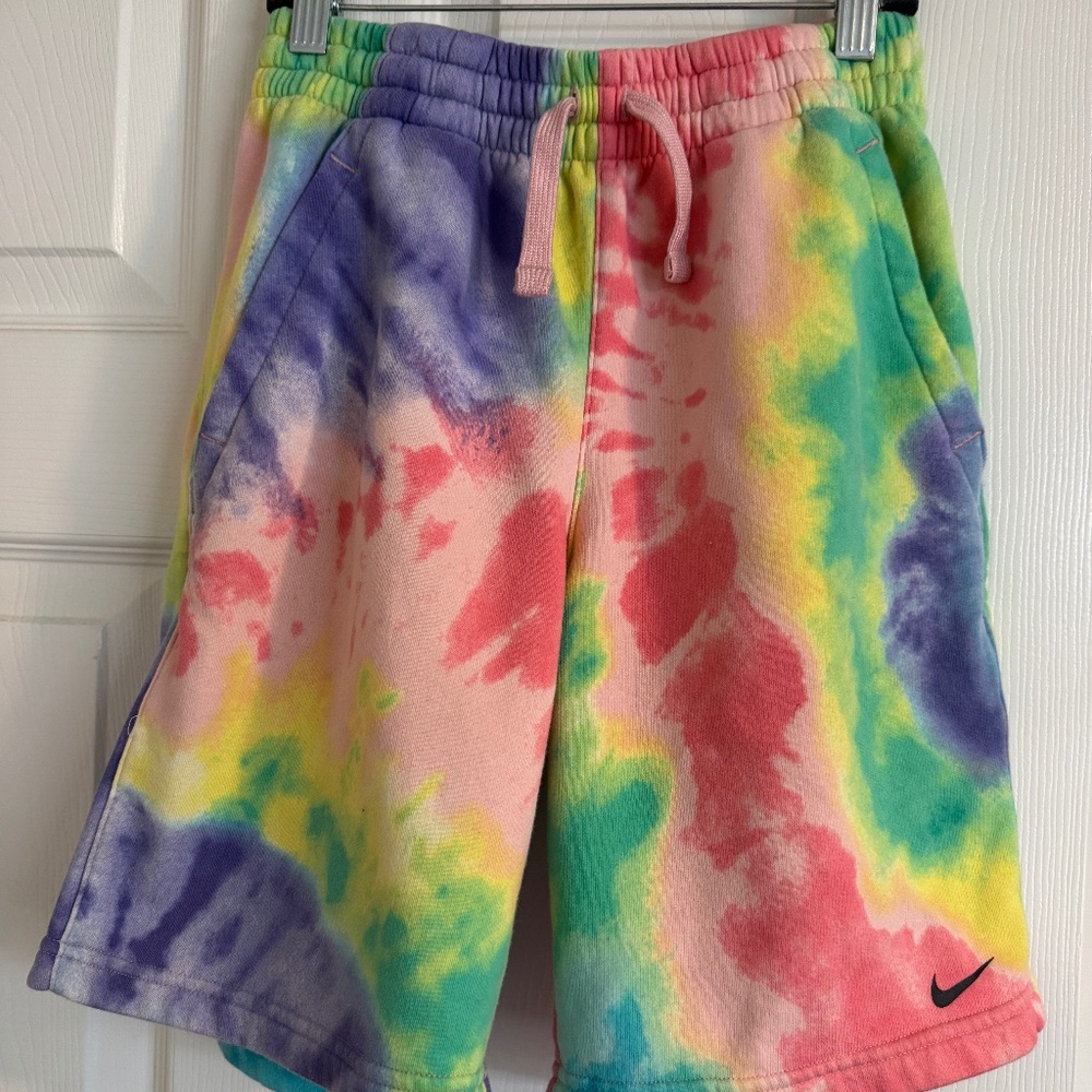 Nike Sportswear Club Fleece Tie-Dye Shorts - Older Kids Large